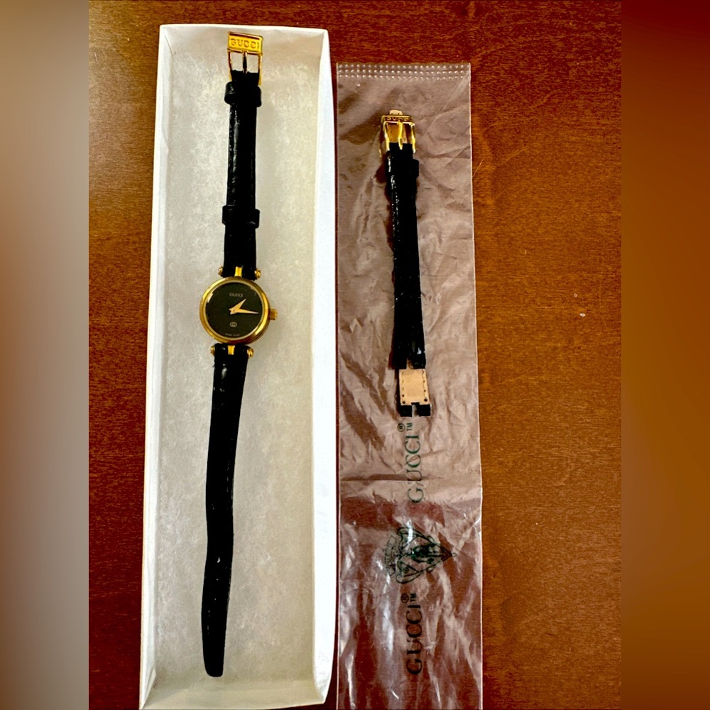 Gucci Black Face Women’s Watch With Brand New Extra Leather Band